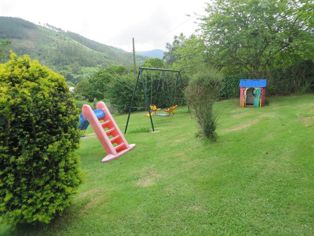 Apartamentos El Otero De Cudillero Soto de Luiña Eksteriør billede