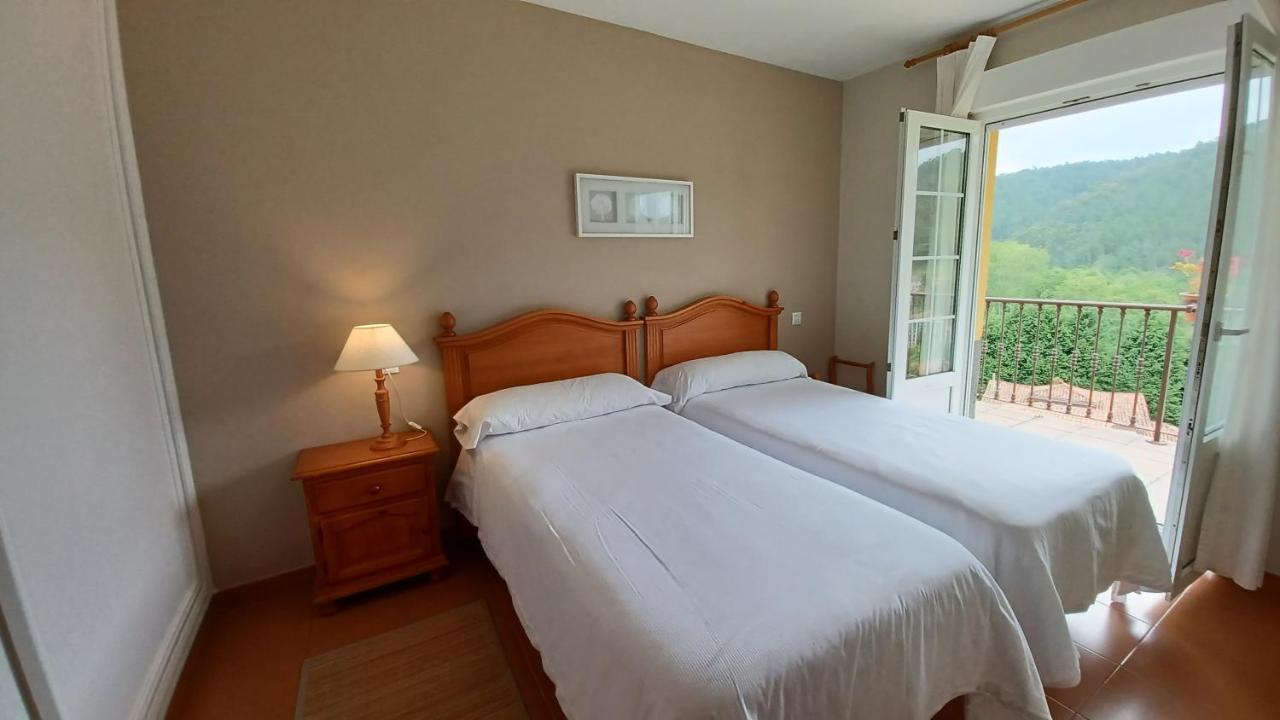 Apartamentos El Otero De Cudillero Soto de Luiña Eksteriør billede
