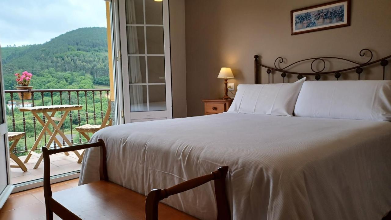 Apartamentos El Otero De Cudillero Soto de Luiña Eksteriør billede