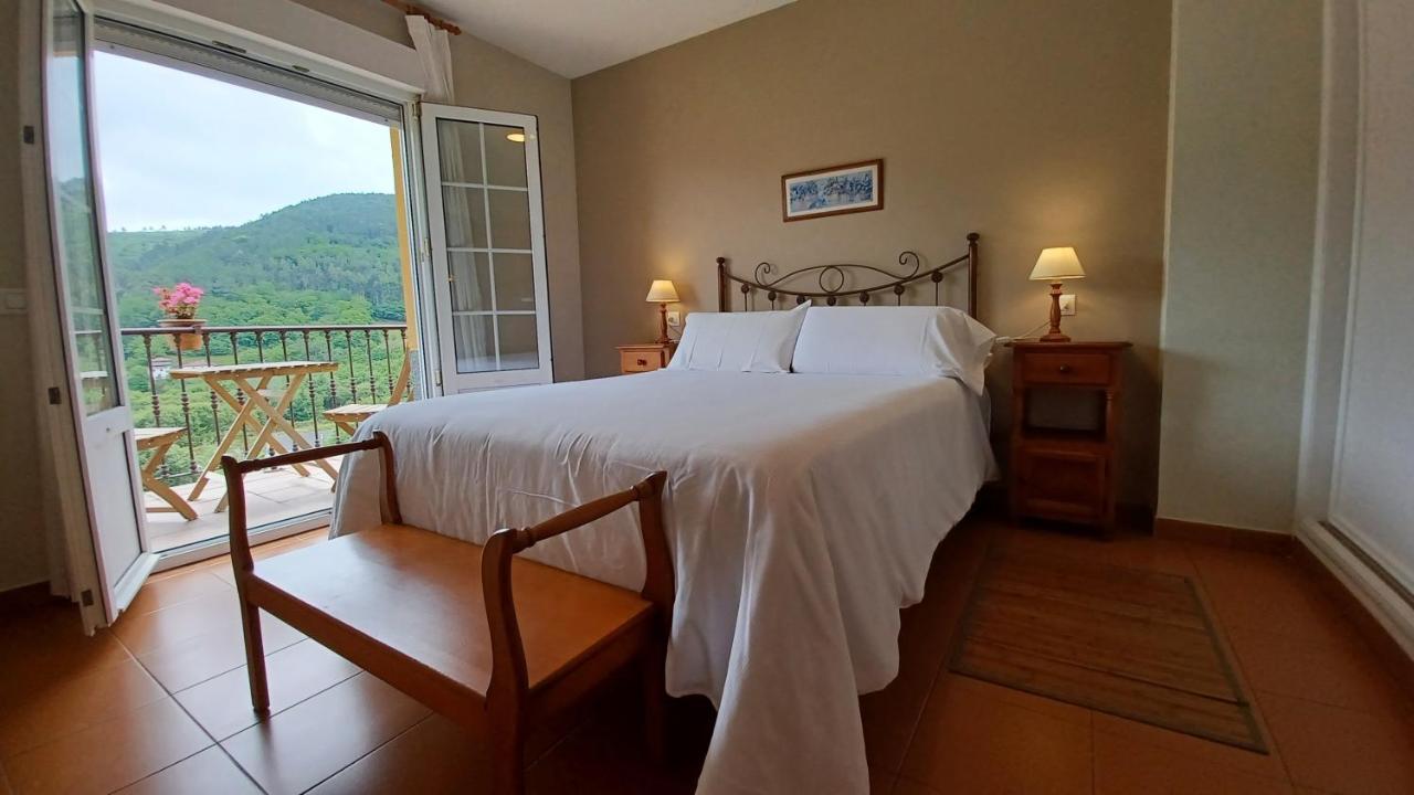 Apartamentos El Otero De Cudillero Soto de Luiña Eksteriør billede